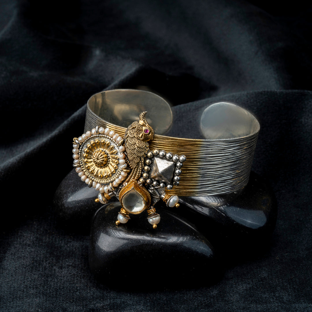 Art of Style with a Pearl Taaj