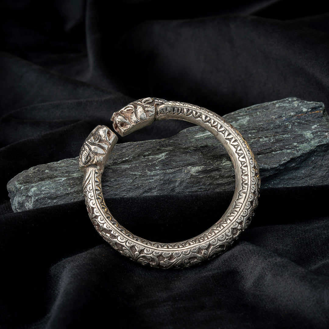Antique Kada