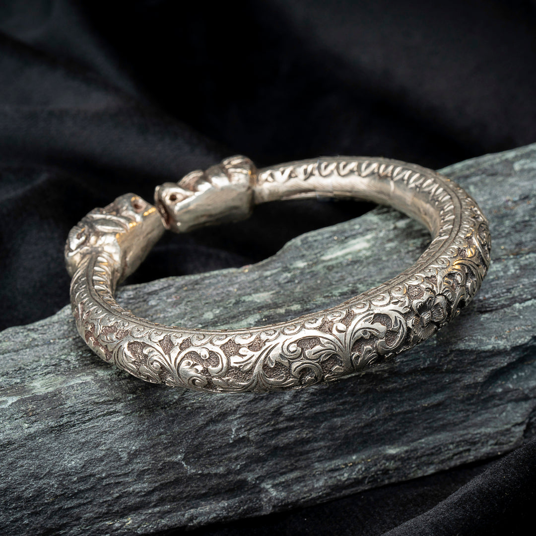 Antique Kada