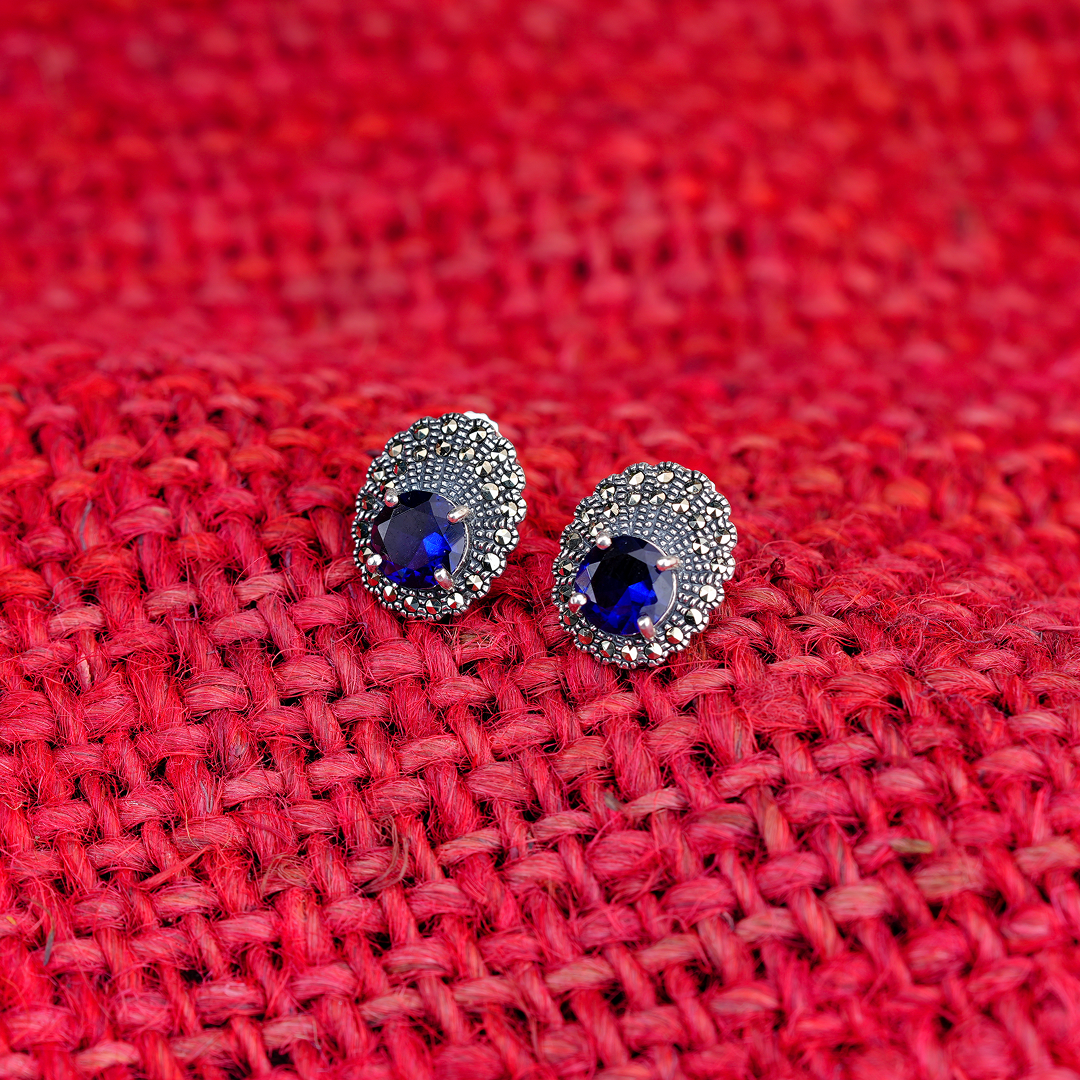 Royal Midnight Oval Studs