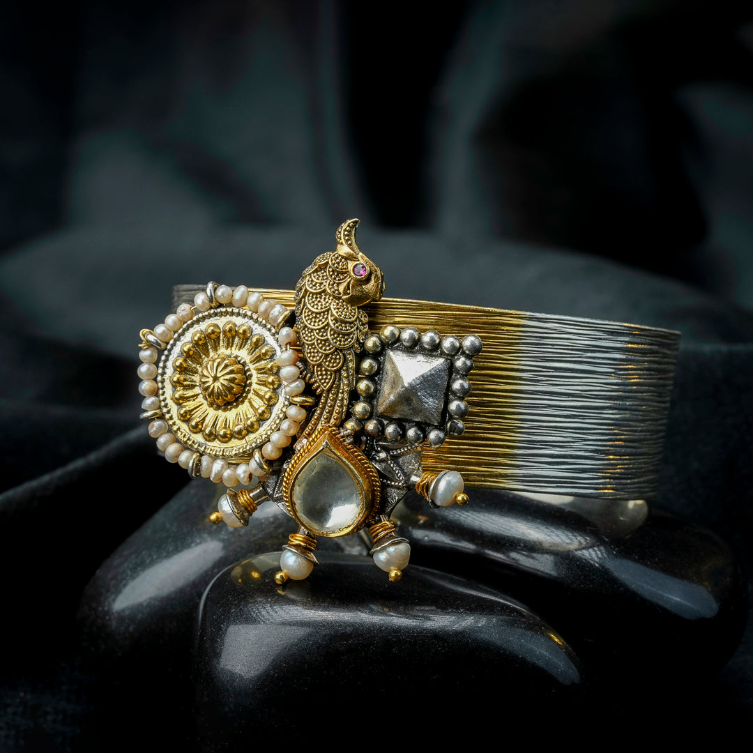 Art of Style with a Pearl Taaj