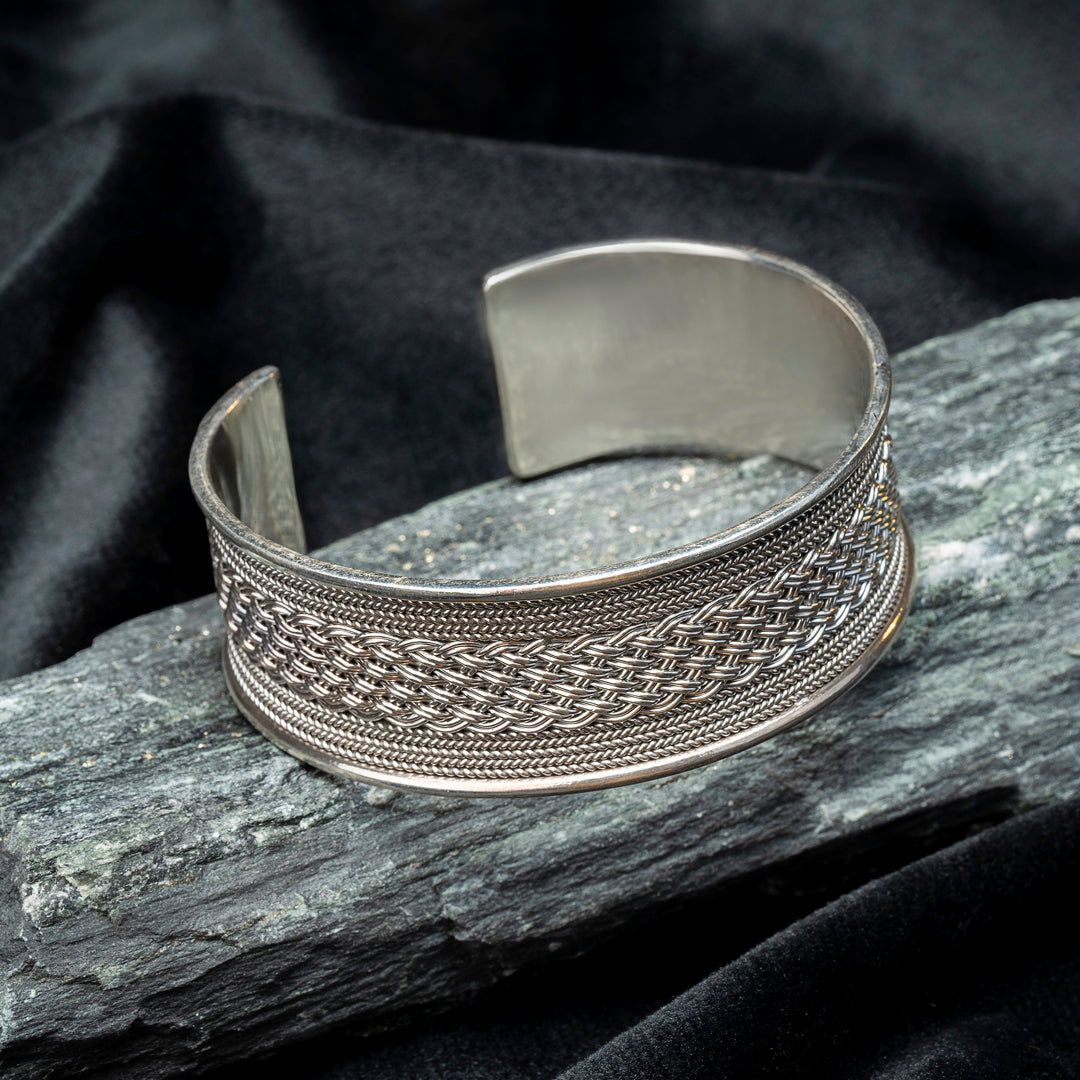 Oxidised Jaal Handcuff