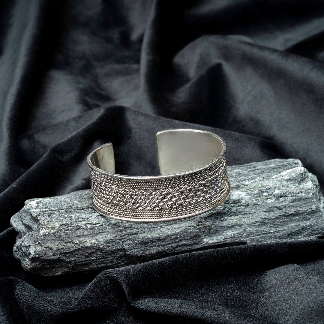Oxidised Jaal Handcuff